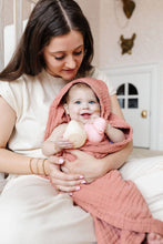 Cargar imagen en el visor de la galería, Infant Hooded Bath Towel - Rose
