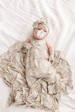 Cargar imagen en el visor de la galería, Pearl Swaddle Blanket
