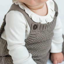 Cargar imagen en el visor de la galería, Briggs Seed Stitch Sweater Knit Overalls - Taupe
