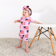 Cargar imagen en el visor de la galería, Betty Pink Flag Shorty Zip Bamboo 4th of July Flag
