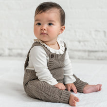 Cargar imagen en el visor de la galería, Briggs Seed Stitch Sweater Knit Overalls - Taupe
