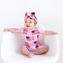 Cargar imagen en el visor de la galería, Betty Pink Flag Shorty Zip Bamboo 4th of July Flag
