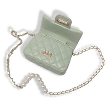 Load image into Gallery viewer, B1336 &amp; B1337  Pearl Closure Quilted Purse (6 Colors)
